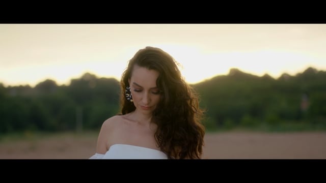 Türkü Akbayram – Hiçbiri